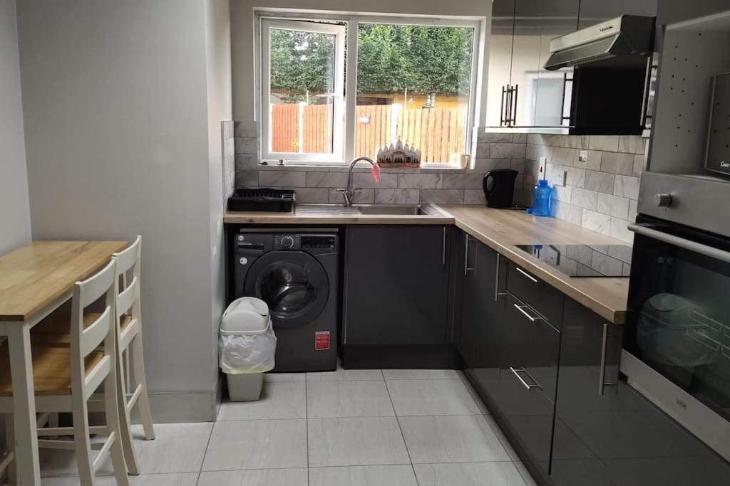 Studio With Private Kitchen Dublin Exterior photo
